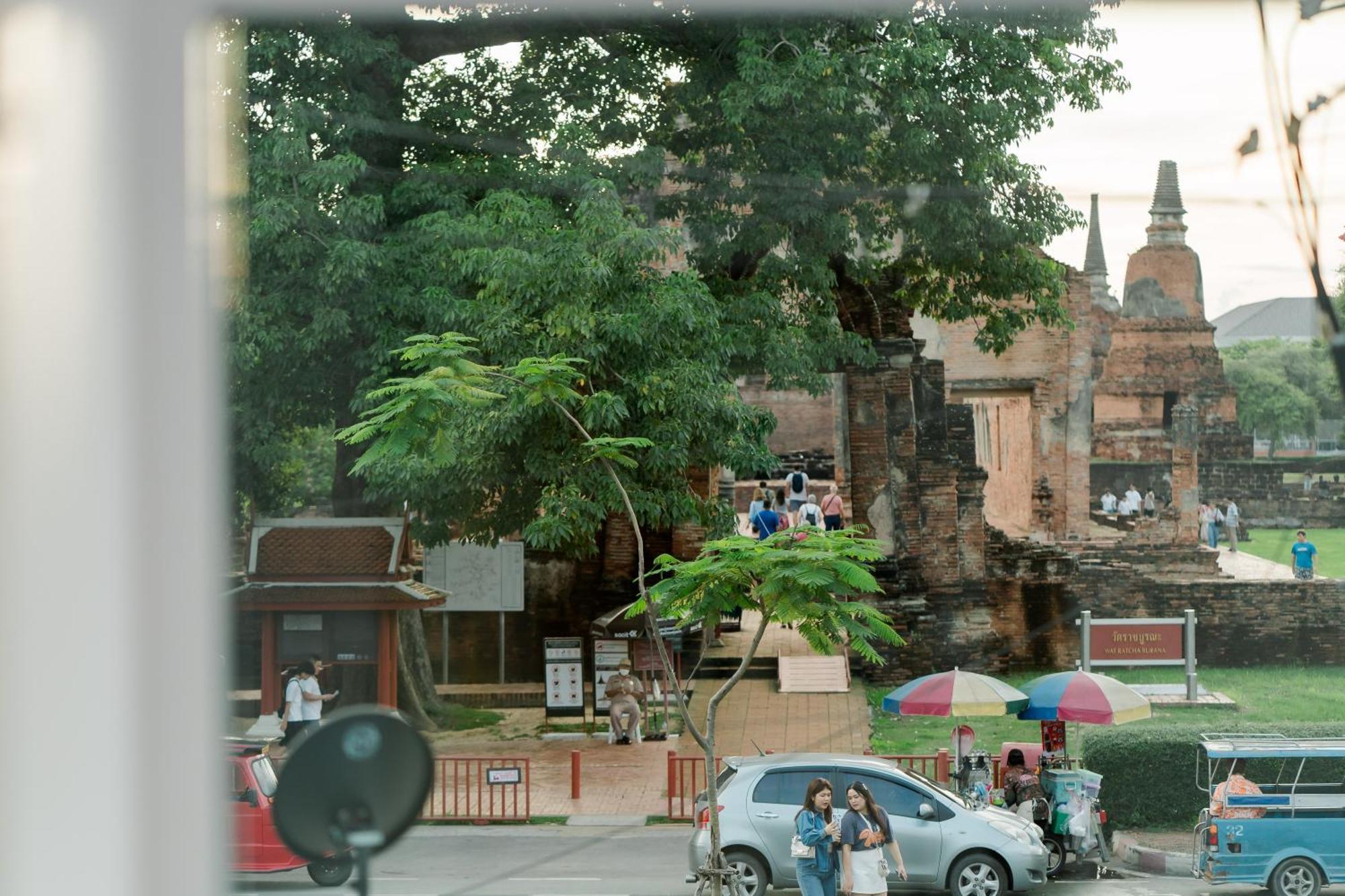Yimwhan House 01, Wat Ratchaburana Phra Nakhon Si Ayutthaya Exteriör bild